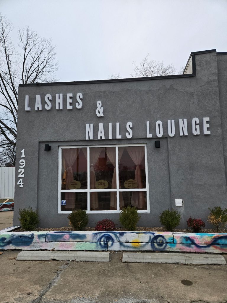 lashesnailslounge-fortsmith-outside